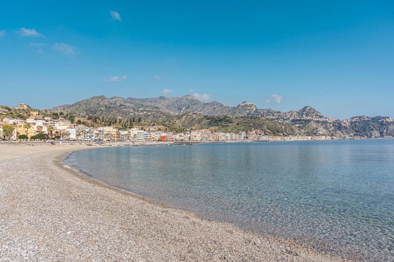 Naxos Bay Flat With Terrace 50 Meters From The Sea Apartment Giardini Naxos Bagian luar foto