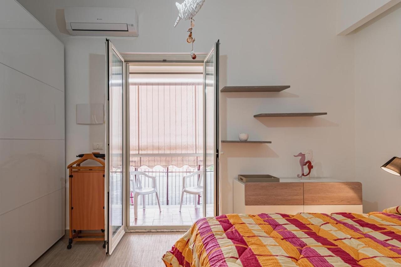 Naxos Bay Flat With Terrace 50 Meters From The Sea Apartment Giardini Naxos Bagian luar foto